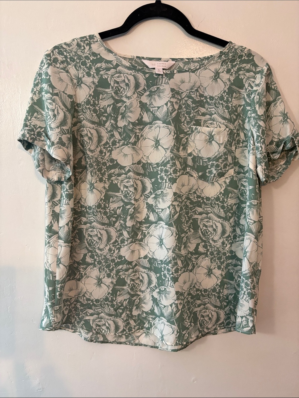 LC Lauren Conrad Sage and Cream Floral Short Sleeve Blouse Size Small - Picture 2 of 7